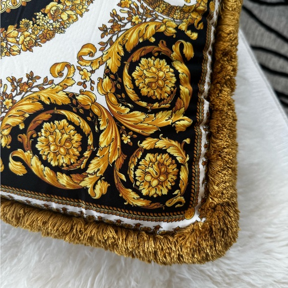 Versace Pillow - Picture 8 of 17
